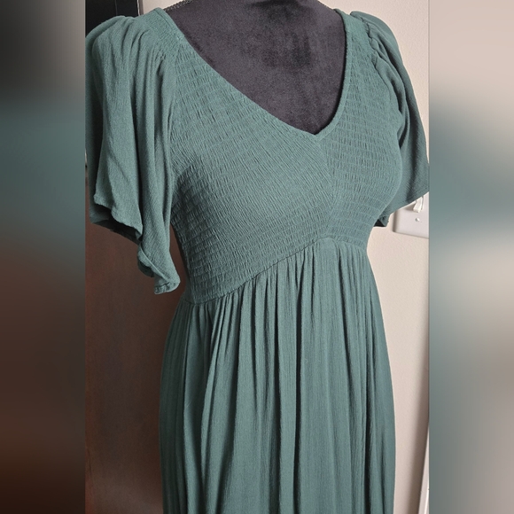 Baltic Born Hunter Green V-Neck Tiered Midi Dress Smocked Top Flutter Sleeves - Picture 2 of 10